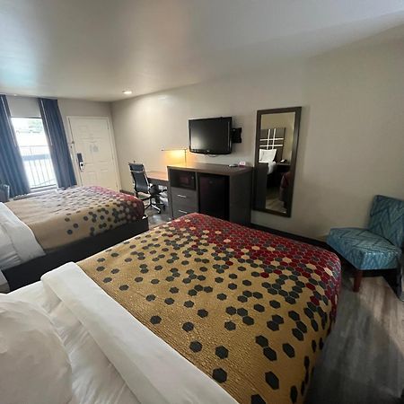 Econo Lodge Inn & Suites Murfreesboro Exterior photo