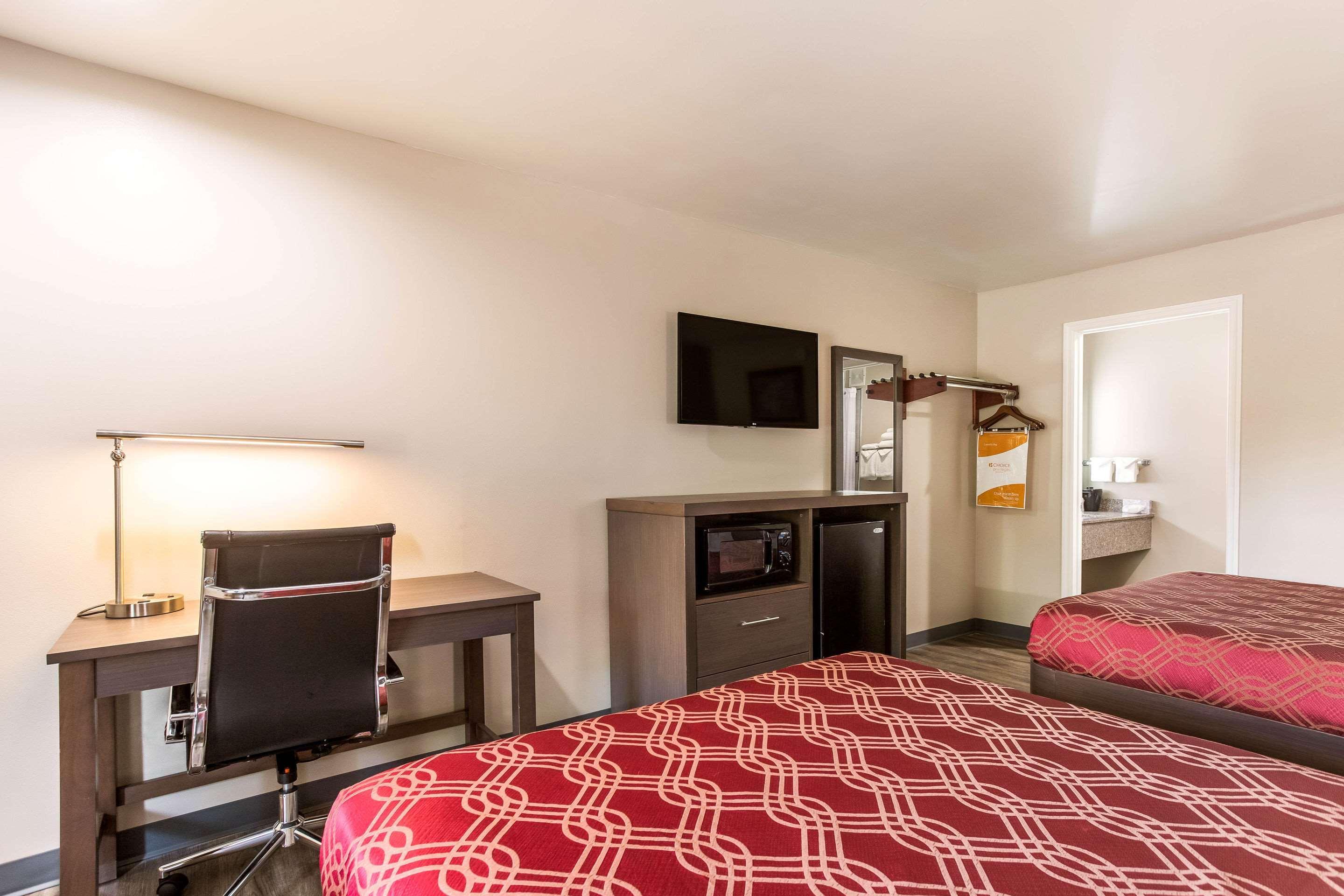 Econo Lodge Inn & Suites Murfreesboro Exterior photo