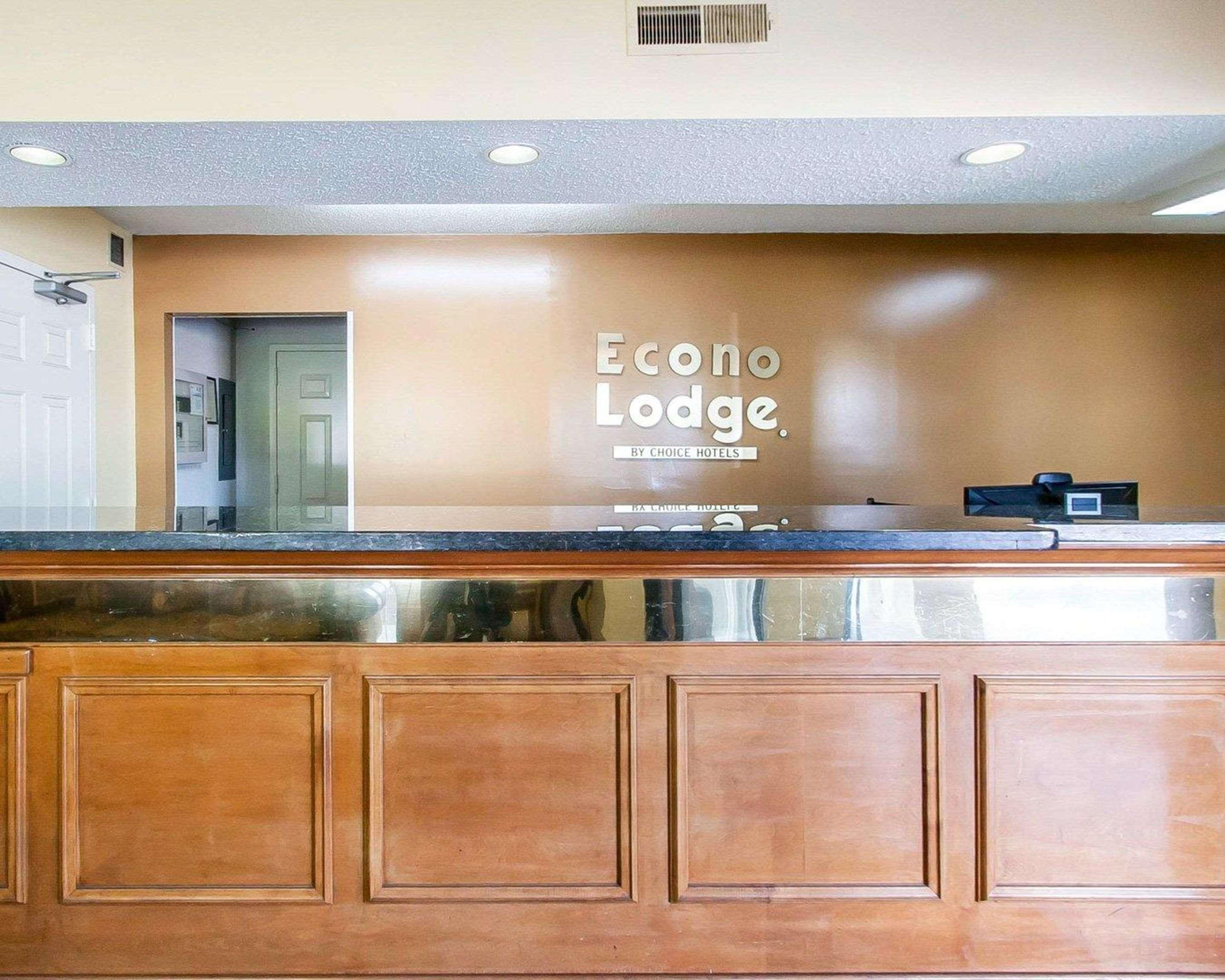 Econo Lodge Inn & Suites Murfreesboro Exterior photo