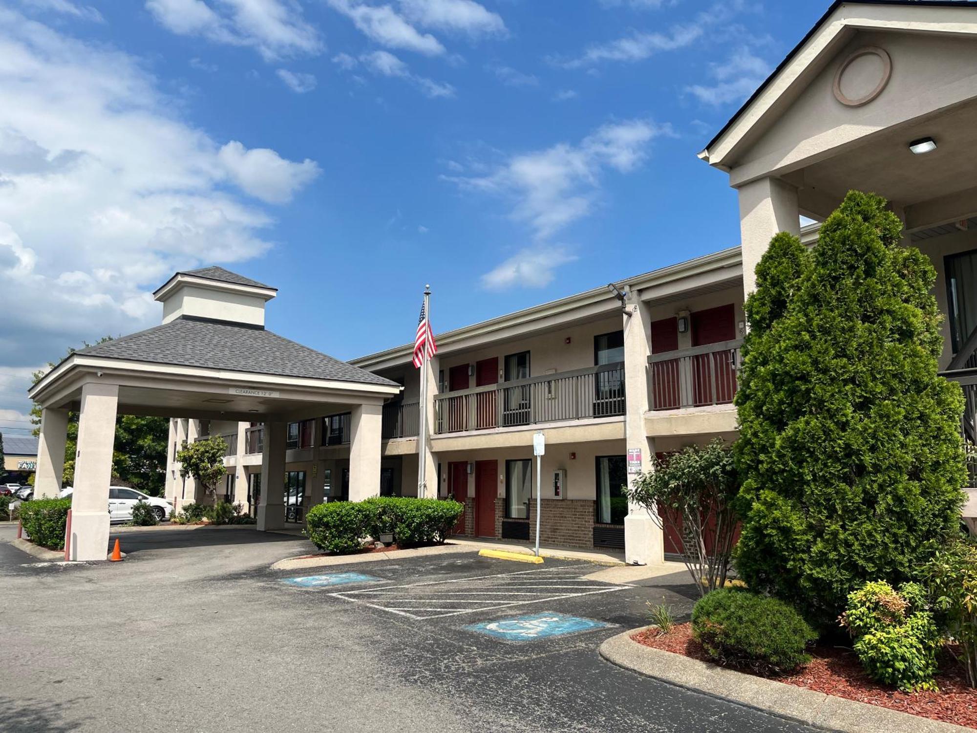 Econo Lodge Inn & Suites Murfreesboro Exterior photo