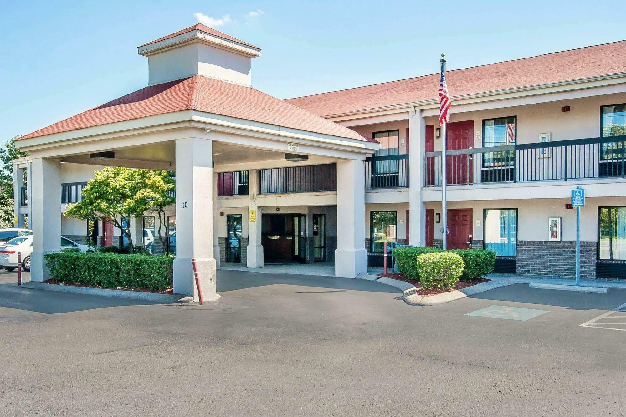Econo Lodge Inn & Suites Murfreesboro Exterior photo